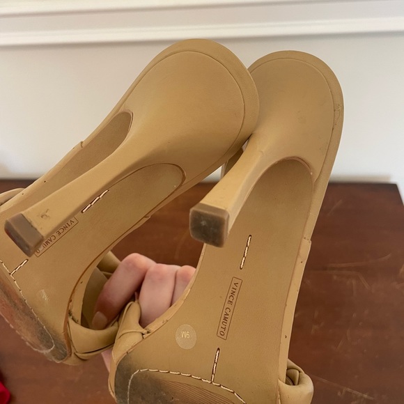 Vince Camuto Brelanie Woven Heel - Picture 2 of 6